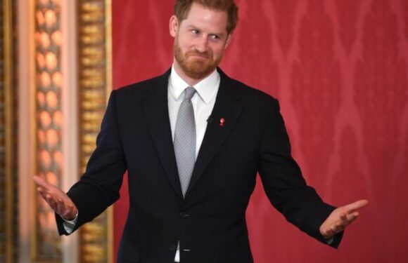 Le prince Harry pas invité aux 75 ans de Charles III ? ”Il s’en fiche complètement”